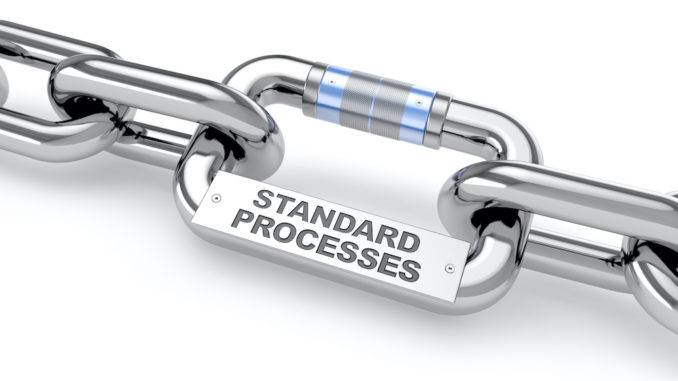 Standards sind Bindeglied zwischen Innovation und Sicherheit Standards sind Bindeglied zwischen Innovation und Sicherheit
